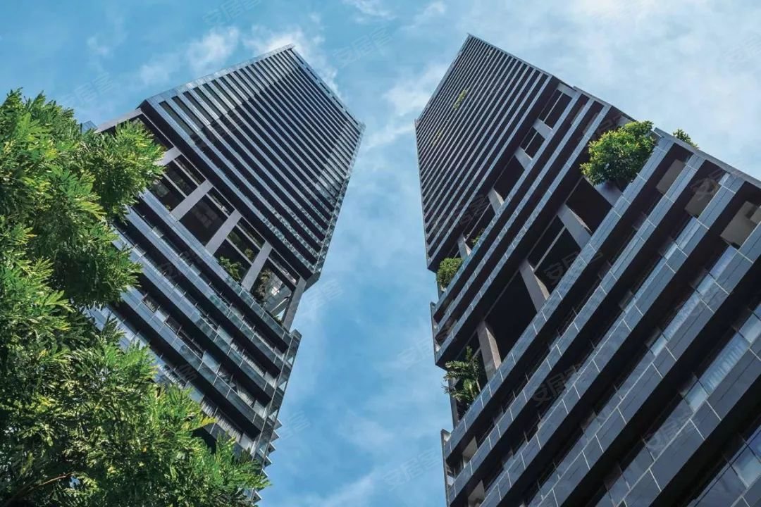 「 城市中心标志性建筑 」