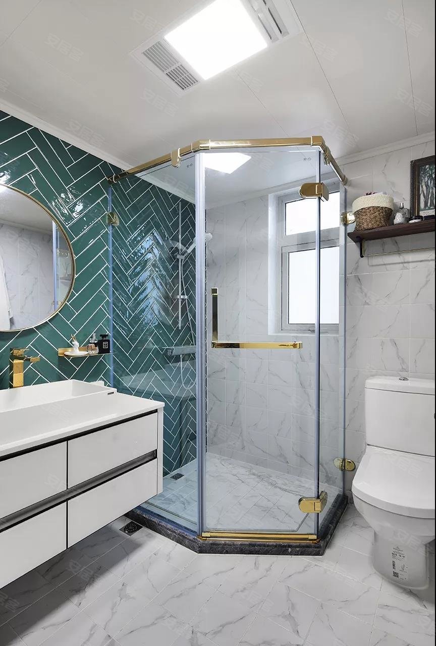二,雅白卫生间地面砖 在轻奢,现代优雅的装修风格中,卫生间选择雅白的