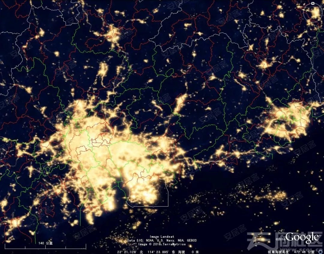 从卫星照片整体去观察,大湾区是一个倒立的u型山形,"三面环山,三江