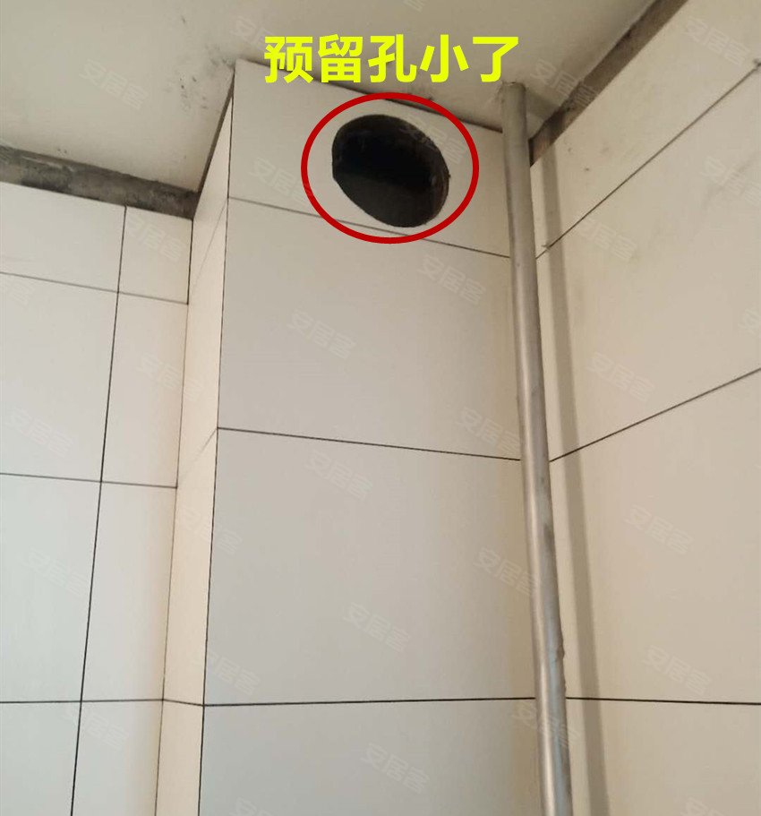 买油烟机时没注意,一个小细节惹麻烦!预留孔小了,不退货能装?